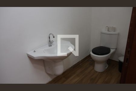 Casa à venda com 313m², 5 quartos e sem vagaLavabo
