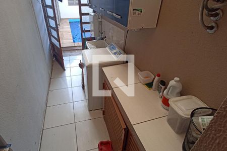 Casa à venda com 206m², 5 quartos e 2 vagasÁrea de Serviço