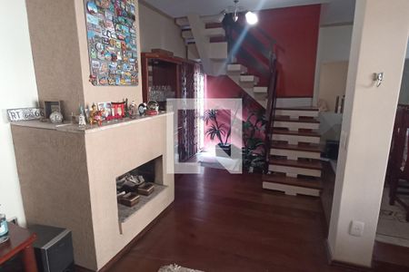 Sala 1 de casa à venda com 4 quartos, 206m² em Medianeira, Porto Alegre