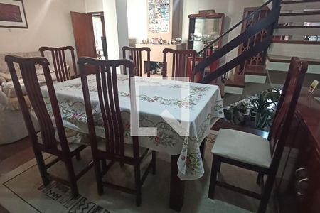 Casa à venda com 206m², 5 quartos e 2 vagasSala de Jantar