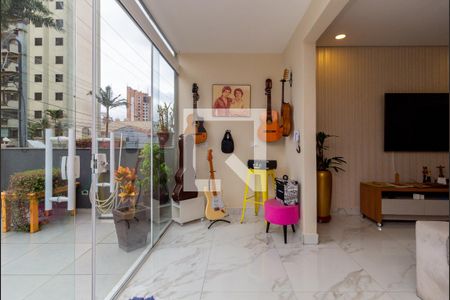 Sala de Estar de casa à venda com 4 quartos, 250m² em Vila Regente Feijó, São Paulo