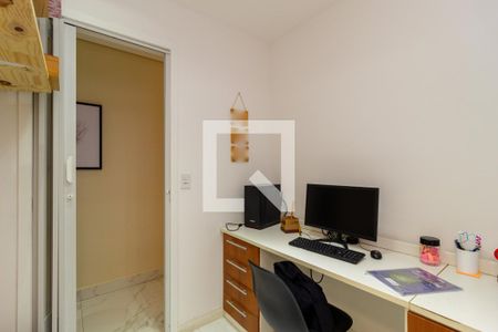 Casa à venda com 250m², 4 quartos e 4 vagasEscritório