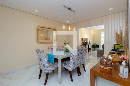 Casa à venda com 250m², 4 quartos e 4 vagasSala de Jantar