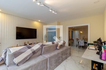 Sala de Estar de casa para alugar com 4 quartos, 250m² em Vila Regente Feijó, São Paulo