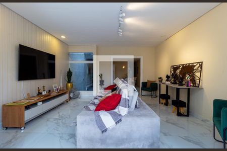 Sala de Estar de casa para alugar com 4 quartos, 250m² em Vila Regente Feijó, São Paulo