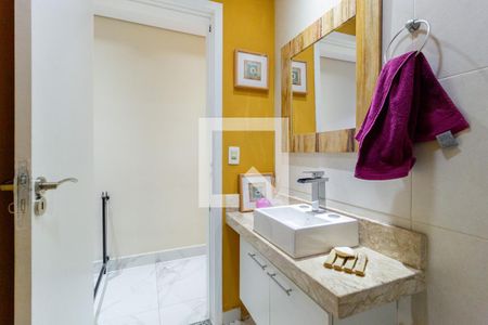 Casa à venda com 250m², 4 quartos e 4 vagasLavabo