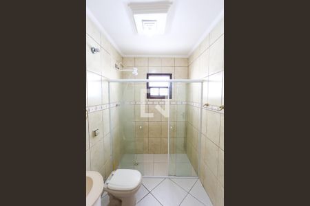 Banheiro de casa para alugar com 2 quartos, 110m² em Jardim Monte Alegre, Taboão da Serra