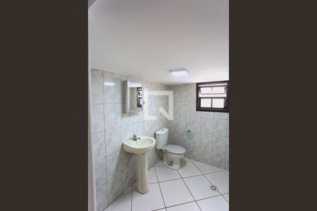 Casa para alugar com 110m², 2 quartos e 1 vaga Casa para alugar com 110m², 2 quartos e 1 vagaBanheiro