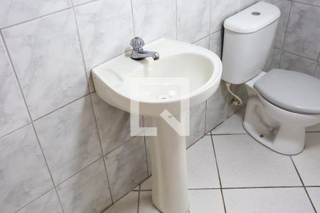 Casa para alugar com 110m², 2 quartos e 1 vaga Casa para alugar com 110m², 2 quartos e 1 vagaBanheiro