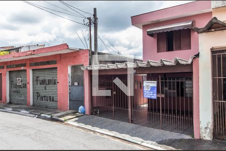 Casa para alugar com 168m², 3 quartos e 2 vagas Casa para alugar com 168m², 3 quartos e 2 vagasVista da Rua