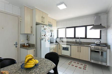 Apartamento à venda com 90m², 3 quartos e 2 vagasCozinha