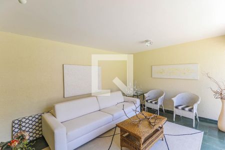 Casa à venda com 800m², 5 quartos e 8 vagasArea comum Salão