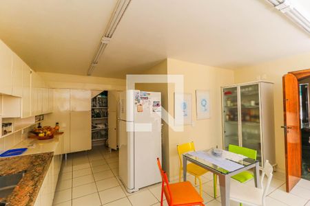 Casa à venda com 800m², 5 quartos e 8 vagasCozinha