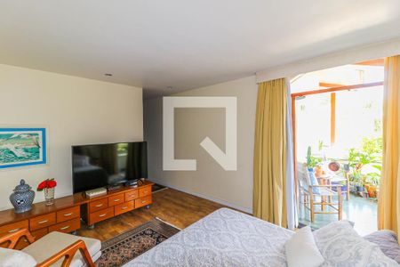 Casa à venda com 800m², 5 quartos e 8 vagasSuíte 1