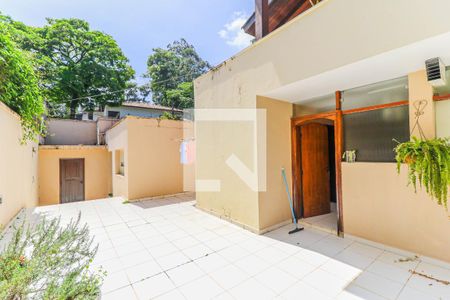 Casa à venda com 800m², 5 quartos e 8 vagasQuintal