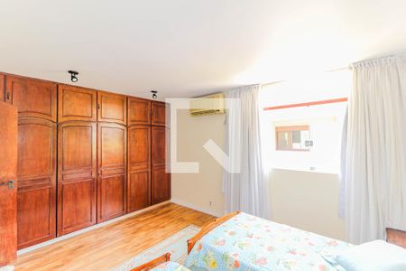 Casa à venda com 800m², 5 quartos e 8 vagasQuarto 2