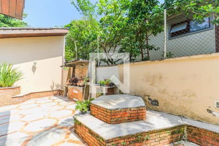 Casa à venda com 800m², 5 quartos e 8 vagasQuintal