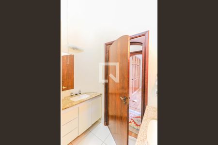 Casa à venda com 800m², 5 quartos e 8 vagasBanheiro