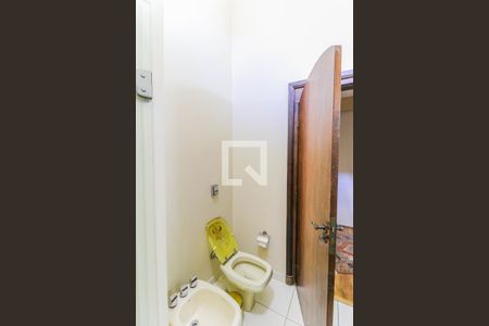 Casa à venda com 800m², 5 quartos e 8 vagasBanheiro Suíte 2