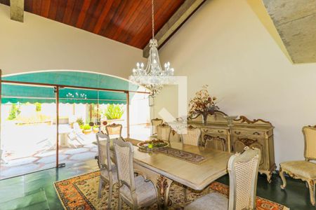Casa à venda com 800m², 5 quartos e 8 vagasSala de jantar