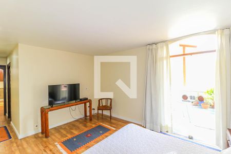 Casa à venda com 800m², 5 quartos e 8 vagasSuíte 2