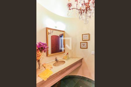 Casa à venda com 800m², 5 quartos e 8 vagasLavabo