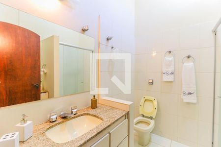 Casa à venda com 800m², 5 quartos e 8 vagasBanheiro