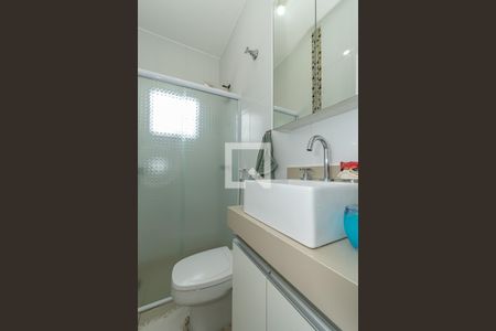 Casa à venda com 90m², 2 quartos e 8 vagas Casa à venda com 90m², 2 quartos e 8 vagasBanheiro Corredor