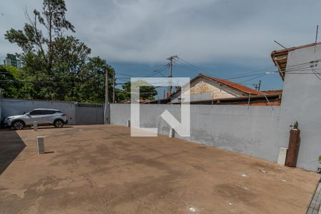 Casa à venda com 90m², 2 quartos e 8 vagas Casa à venda com 90m², 2 quartos e 8 vagasQuintal