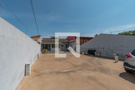 Casa à venda com 90m², 2 quartos e 8 vagas Casa à venda com 90m², 2 quartos e 8 vagasQuintal