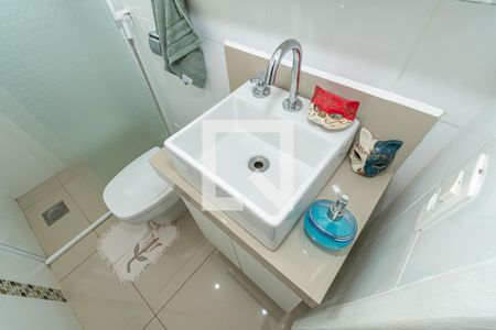 Casa à venda com 90m², 2 quartos e 8 vagas Casa à venda com 90m², 2 quartos e 8 vagasBanheiro Corredor