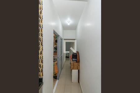 Casa à venda com 90m², 2 quartos e 8 vagas Casa à venda com 90m², 2 quartos e 8 vagasCorredor