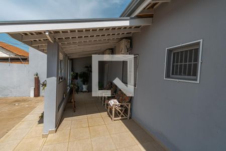 Casa à venda com 90m², 2 quartos e 8 vagas Casa à venda com 90m², 2 quartos e 8 vagasVaranda
