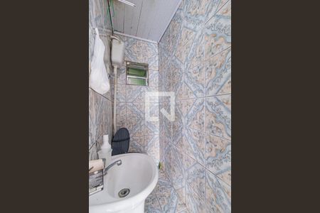 Banheiro de casa para alugar com 1 quarto, 20m² em Parque Roseira, Carapicuíba