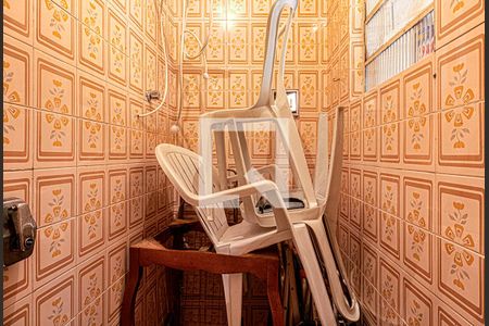 Casa à venda com 160m², 3 quartos e 3 vagasBanheiro 4