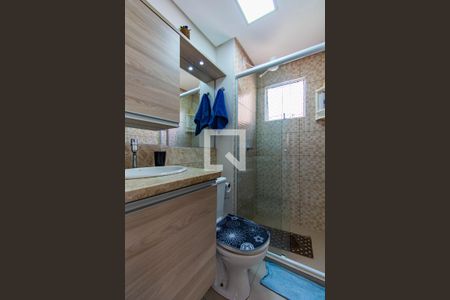 Banheiro de apartamento à venda com 2 quartos, 42m² em Igara, Canoas