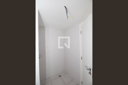 Banheiro de kitnet/studio para alugar com 1 quarto, 28m² em Jardim Independência (são Paulo), São Paulo