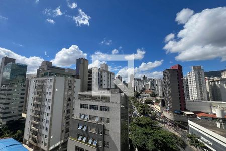 Vista Sala de apartamento para alugar com 2 quartos, 156m² em Savassi, Belo Horizonte