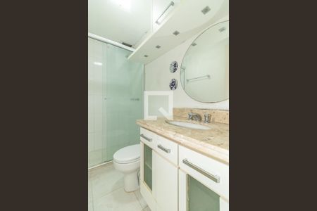 Casa de condomínio à venda com 145m², 3 quartos e 2 vagas Casa de condomínio à venda com 145m², 3 quartos e 2 vagasBanheiro da Suíte