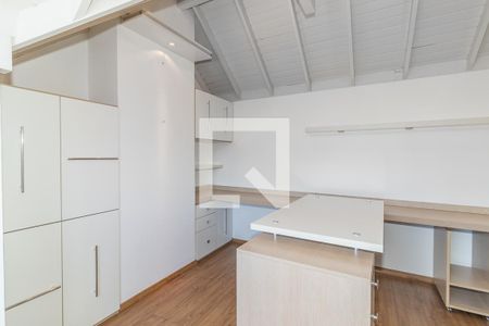 Casa de condomínio à venda com 145m², 3 quartos e 2 vagas Casa de condomínio à venda com 145m², 3 quartos e 2 vagasEscritório