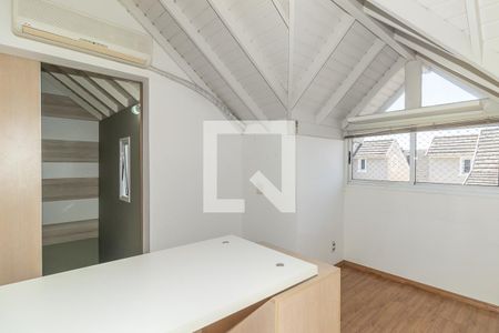 Casa de condomínio à venda com 145m², 3 quartos e 2 vagas Casa de condomínio à venda com 145m², 3 quartos e 2 vagasEscritório