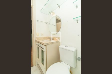 Casa de condomínio à venda com 145m², 3 quartos e 2 vagas Casa de condomínio à venda com 145m², 3 quartos e 2 vagasBanheiro