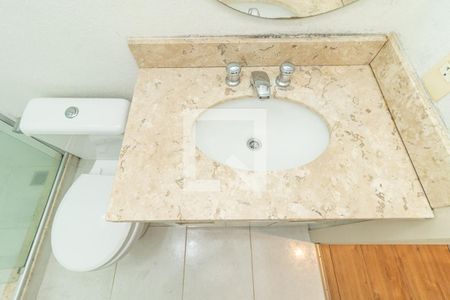 Casa de condomínio à venda com 145m², 3 quartos e 2 vagas Casa de condomínio à venda com 145m², 3 quartos e 2 vagasBanheiro da Suíte