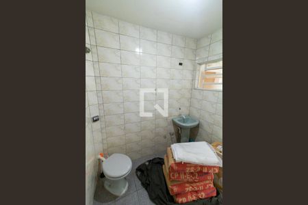 Casa à venda com 180m², 6 quartos e 2 vagas Casa à venda com 180m², 6 quartos e 2 vagasBanheiro