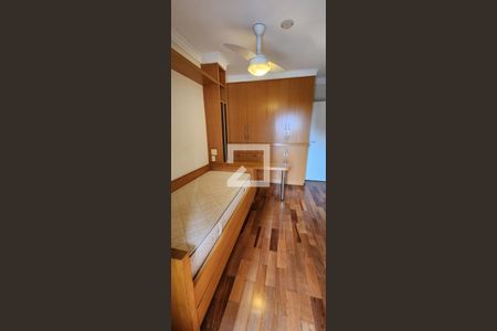 Apartamento para alugar com 200m², 4 quartos e 3 vagasQuarto 2 - Armários