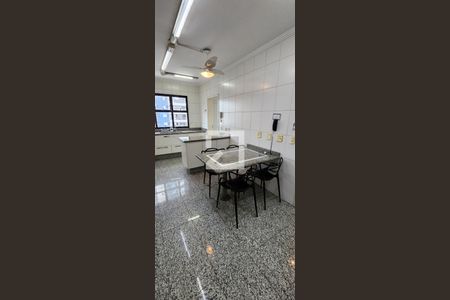 Apartamento para alugar com 200m², 4 quartos e 3 vagasCozinha