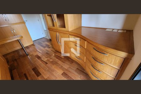 Apartamento para alugar com 200m², 4 quartos e 3 vagasQuarto 2 - Suíte