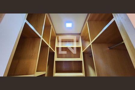 Apartamento para alugar com 200m², 4 quartos e 3 vagasCloset da suíte