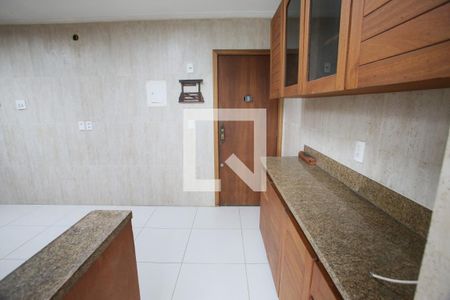 Apartamento à venda com 321m², 6 quartos e 3 vagasCozinha