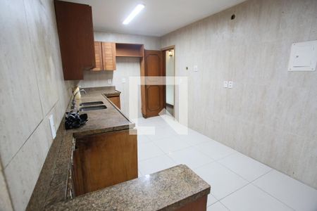 Apartamento à venda com 321m², 6 quartos e 3 vagasCozinha